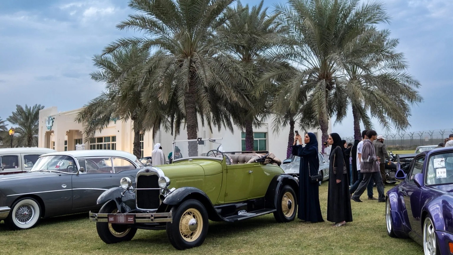 مهرجان الشارقة للسيارات 